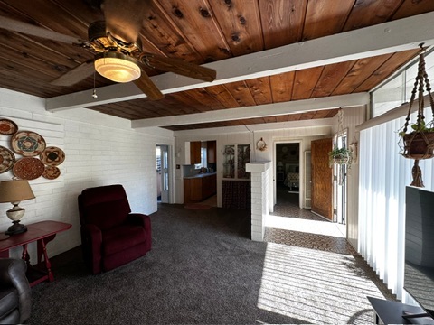 1824 Chico interior